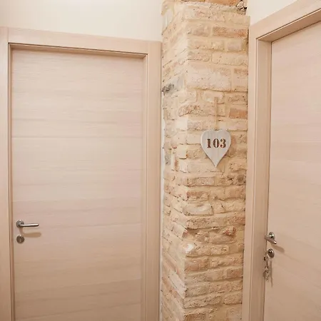 Botton D'oro Bed & Breakfast 4*